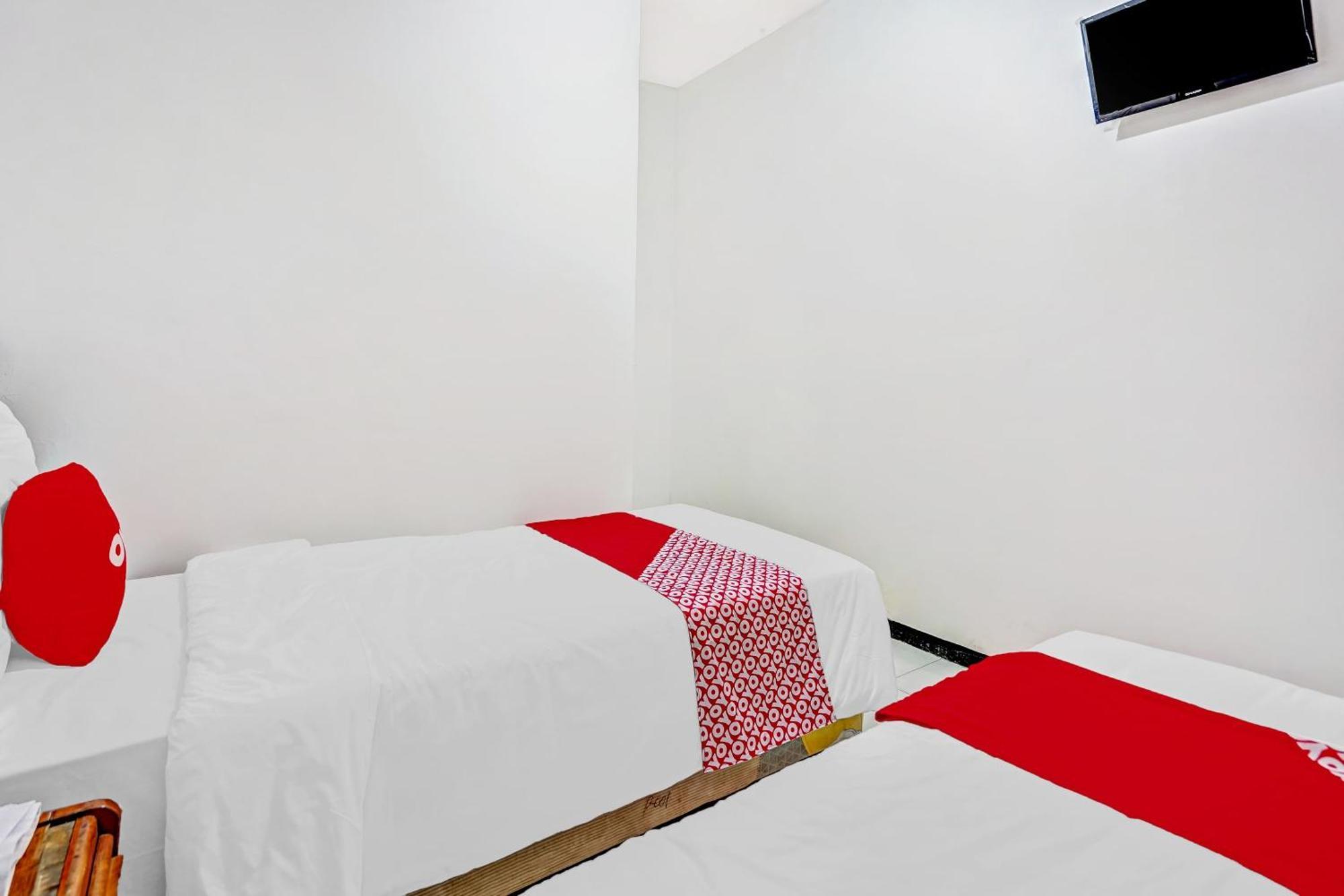 Hotel Kalimantan Surabaya Ngoại thất bức ảnh