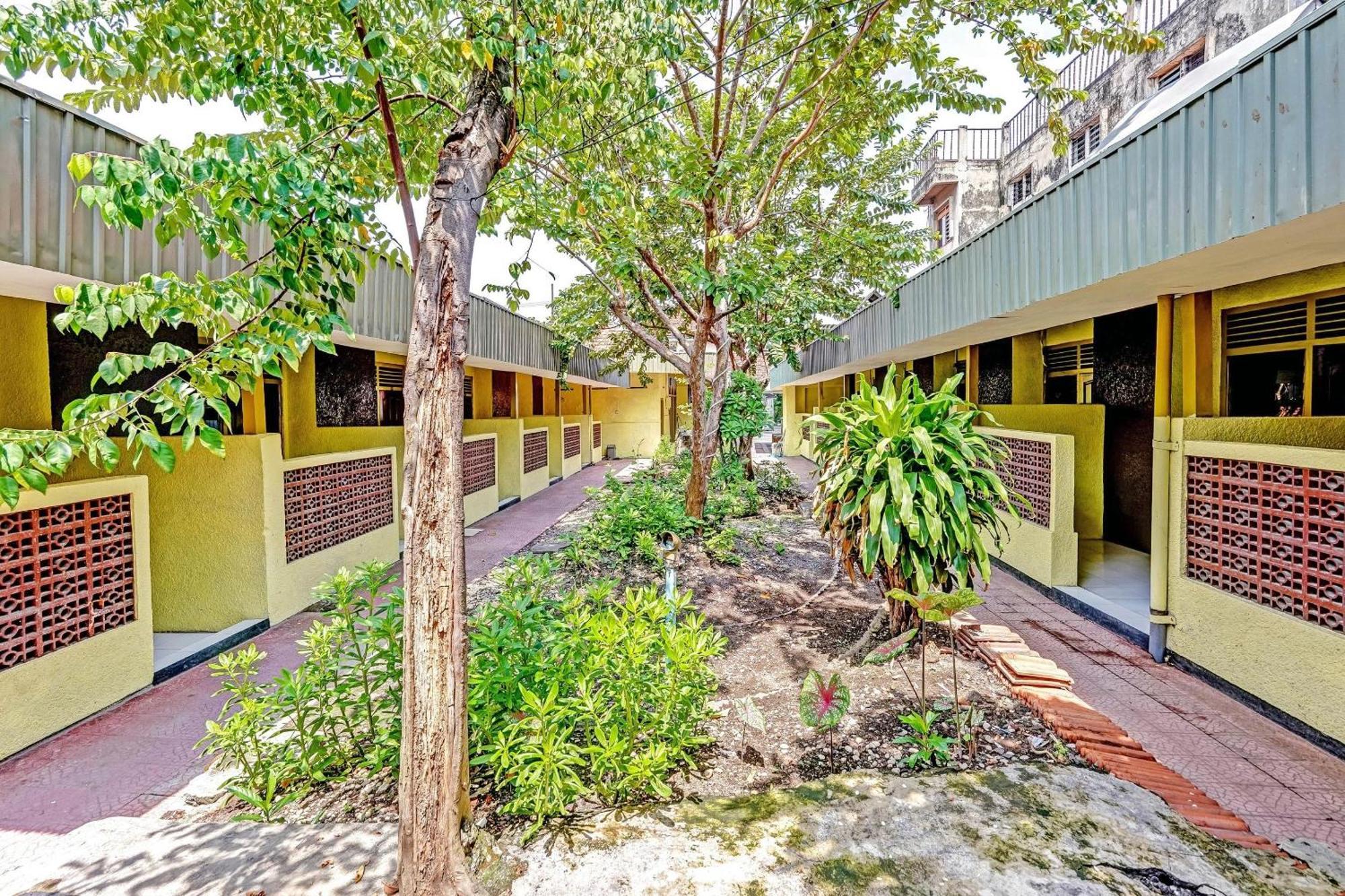 Hotel Kalimantan Surabaya Ngoại thất bức ảnh