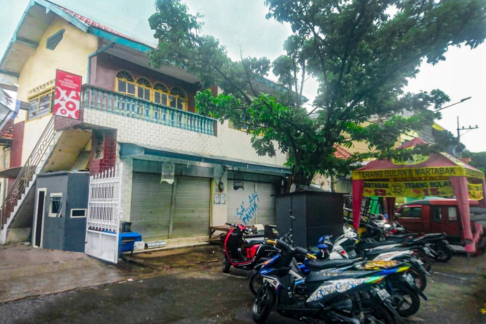 Hotel Kalimantan Surabaya Ngoại thất bức ảnh